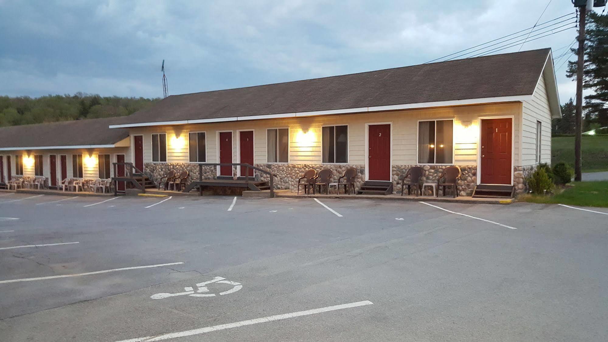Clark'S Beach Motel Old Forge Εξωτερικό φωτογραφία