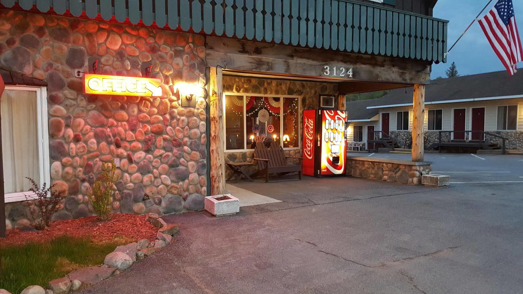 Clark'S Beach Motel Old Forge Εξωτερικό φωτογραφία