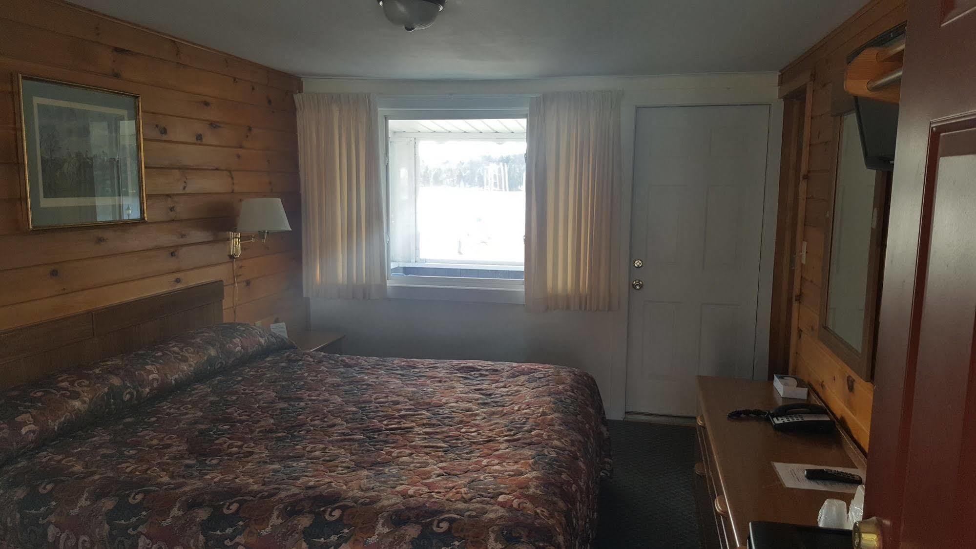 Clark'S Beach Motel Old Forge Εξωτερικό φωτογραφία